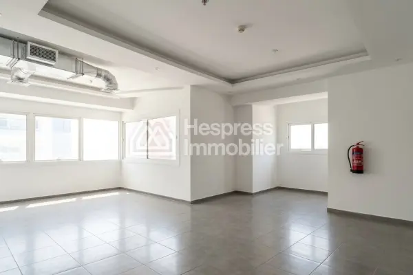 Open-plan offices for rent in the city center