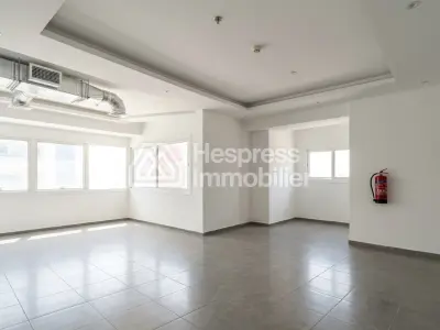 Open-plan offices for rent in the city center