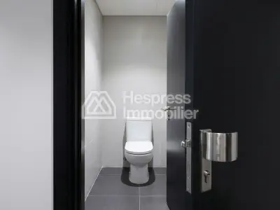 Open-plan offices for rent in the city center