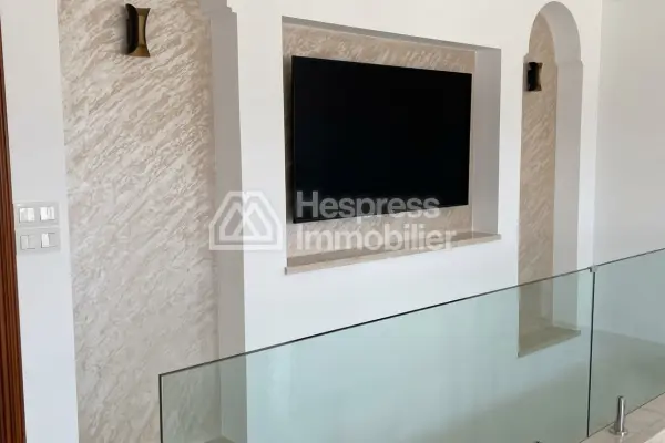 Magnifique duplex neuf avec terrasse a louer quartier iberia surface 340m²