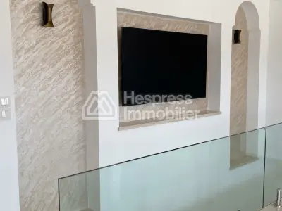 Beautiful new duplex with terrace for rent in the Iberia district, 340m² in area