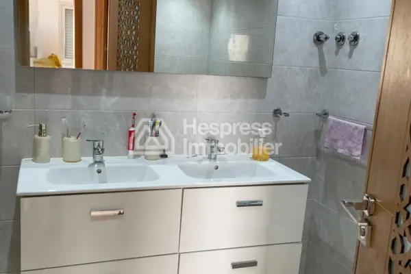 Magnifique duplex neuf avec terrasse a louer quartier iberia surface 340m²