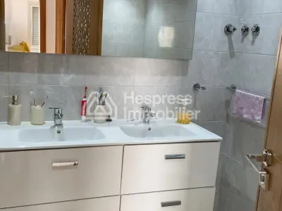 Beautiful new duplex with terrace for rent in the Iberia district, 340m² in area