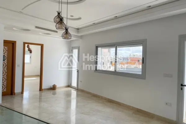 Magnifique duplex neuf avec terrasse a louer quartier iberia surface 340m²