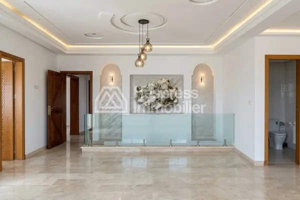 Magnifique duplex neuf avec terrasse a louer quartier iberia surface 340m²