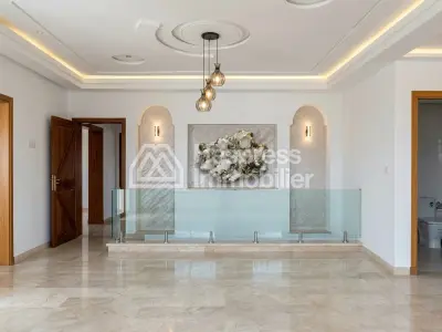 Beautiful new duplex with terrace for rent in the Iberia district, 340m² in area