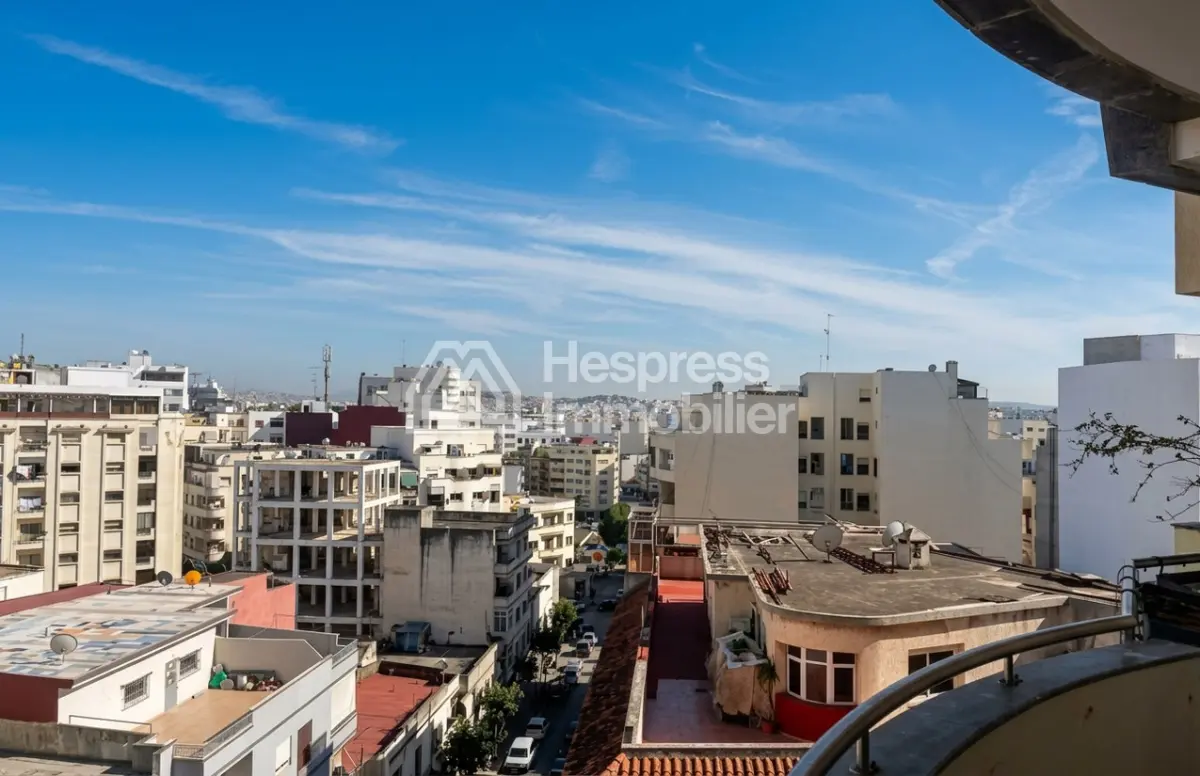 Apartment for rent with terrace, 124m² area, located on Rue de Fes