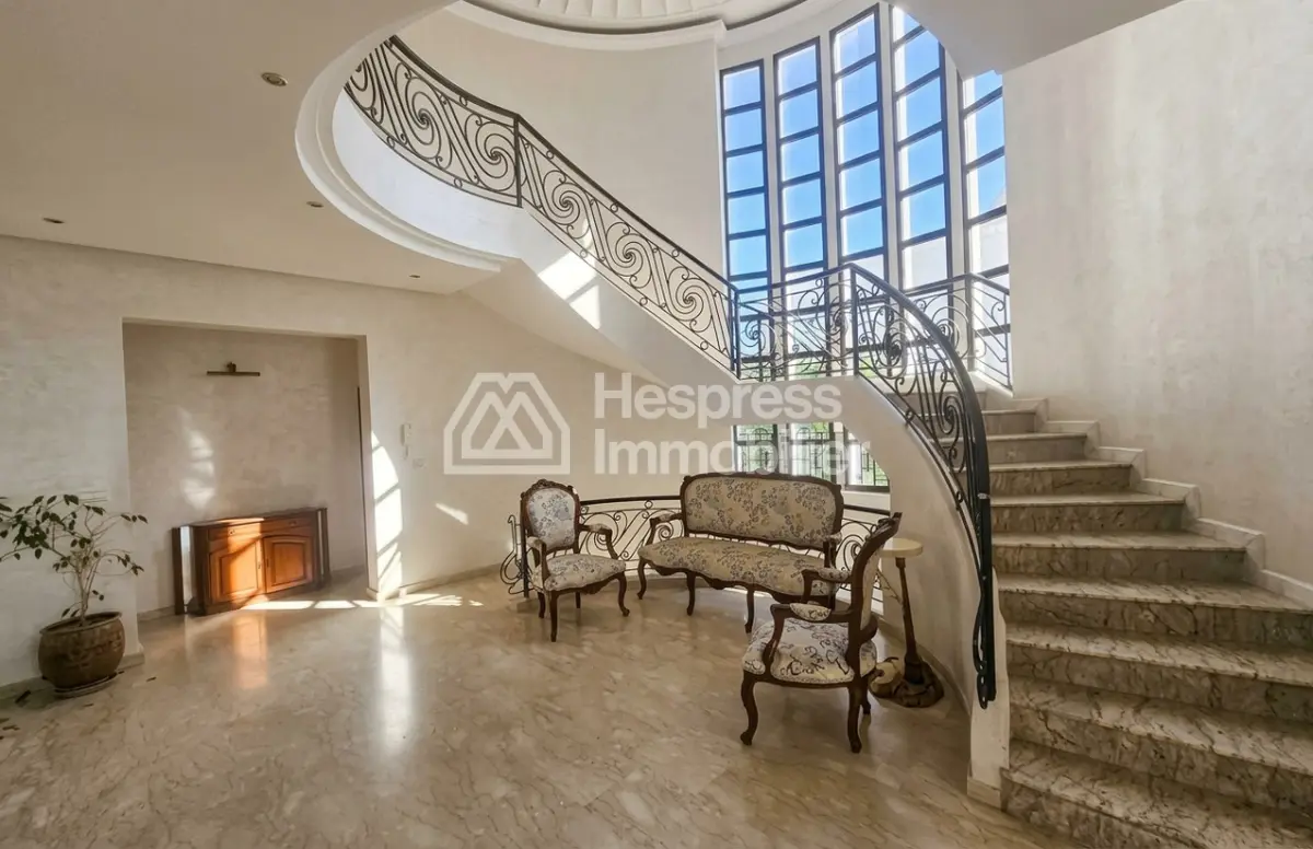 Villa a tanger en vente quartier residentiel surface 574 m²