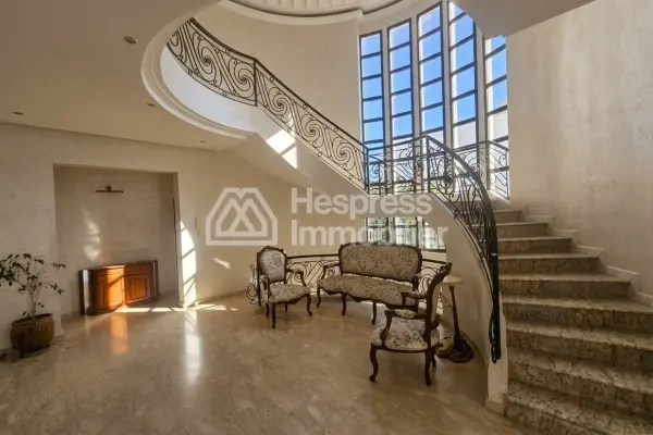 Villa a tanger en vente quartier residentiel surface 574 m²