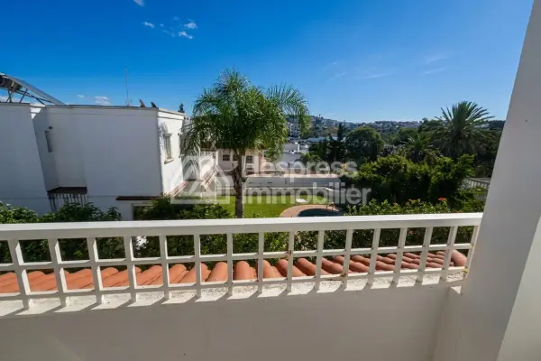 Villa a tanger en vente quartier residentiel surface 574 m²