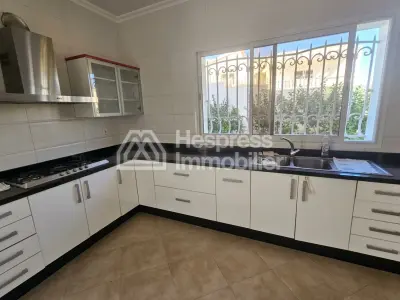 Villa a tanger en vente quartier residentiel surface 574 m²