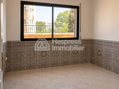 Appartement avec terrasse a louer quartier administratif surface 280m²