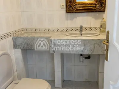 Appartement avec terrasse a louer quartier administratif surface 280m²