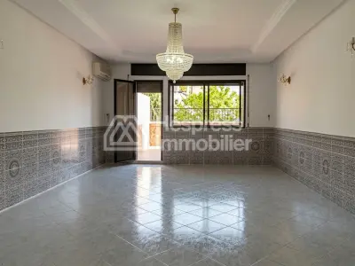 Appartement avec terrasse a louer quartier administratif surface 280m²