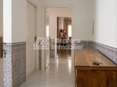 Appartement avec terrasse a louer quartier administratif surface 280m²