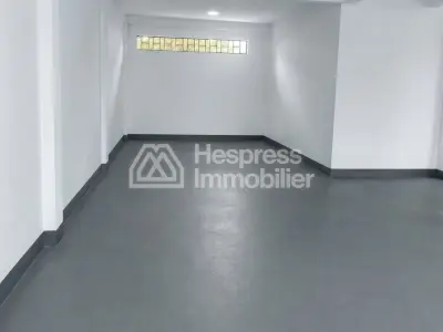 Large premises/garage, 294m², for rent or sale