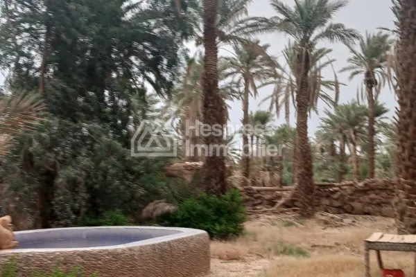 نُزُل/موقع تخييم، مساحته 3000 متر مربع، مُسجّل، في مركز قرية تازارين، زاغورا