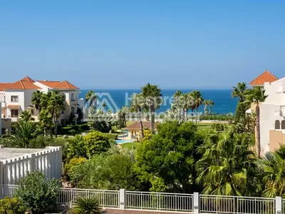 شقة مطلة على البحر للبيع في كاب سبارتيل، مساحتها 173 متر مربع طنجة رقم المرجع / vtaa46923