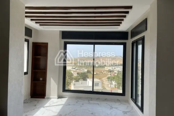 New villa for rent with garden and swimming pool, 580 m² surface area