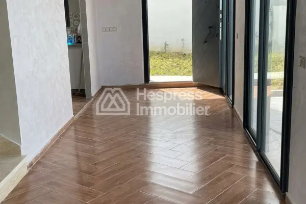 New villa for rent with garden and swimming pool, 580 m² surface area