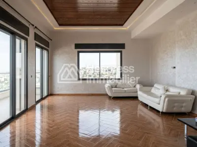 New villa for rent with garden and swimming pool, 580 m² surface area