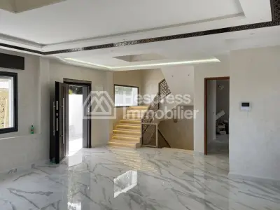 New villa for rent with garden and swimming pool, 580 m² surface area