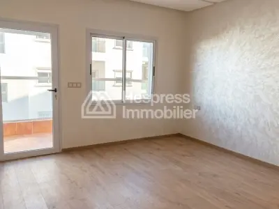 Appartement neuf avec jardin quartier residentiel surface 210 m²