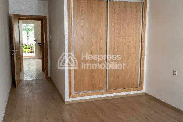 Appartement neuf avec jardin quartier residentiel surface 210 m²