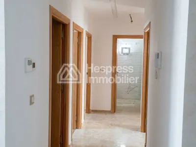 Appartement neuf avec jardin quartier residentiel surface 210 m²