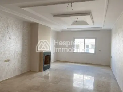 Appartement neuf avec jardin quartier residentiel surface 210 m²