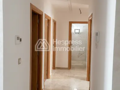 Appartement neuf avec jardin quartier residentiel surface 210 m²