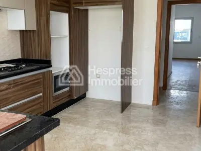 Appartement neuf avec jardin quartier residentiel surface 210 m²