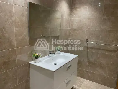 New apartment for rent in the Iberia district, 134 m² in size