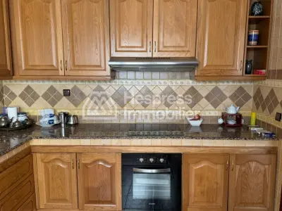 Apartment with terrace for rent, 235m², Iberia district
