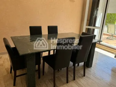 Apartment with terrace for rent, 235m², Iberia district