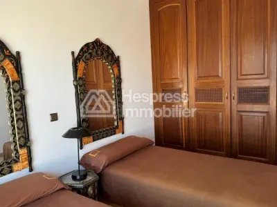 Apartment with terrace for rent, 235m², Iberia district
