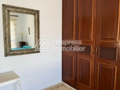 Apartment with terrace for rent, 235m², Iberia district