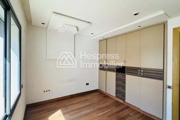 À louer – Splendide appartement de prestige à Hay Riad