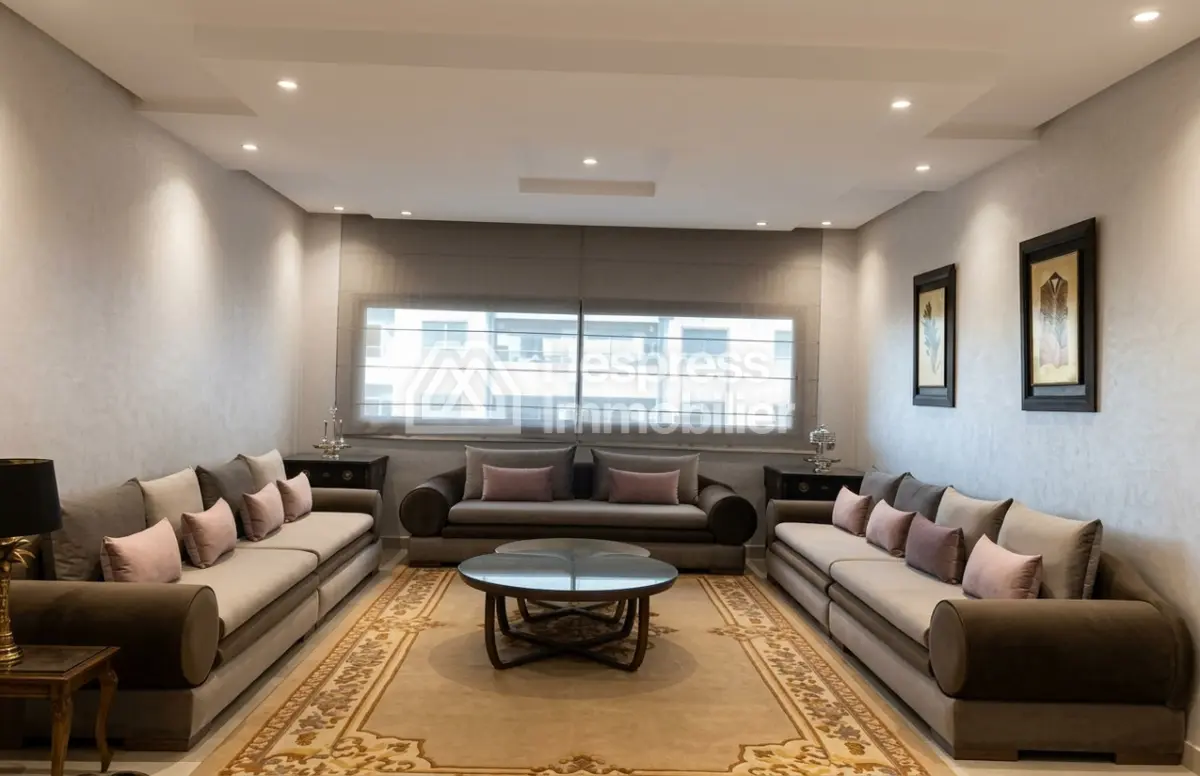 Apartment for rent in the Iberia district, 220 m²