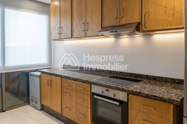 Apartment for rent in the Iberia district, 220 m²