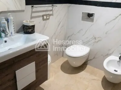 Apartment for rent in the Iberia district, 220 m²