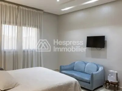 Apartment for rent in the Iberia district, 220 m²
