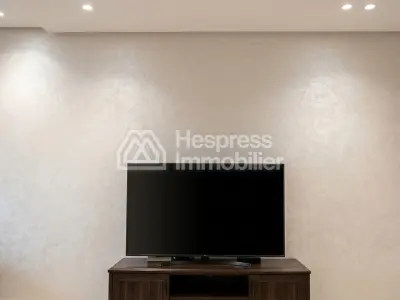 Apartment for rent in the Iberia district, 220 m²