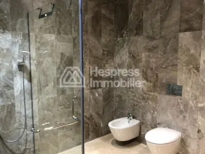 Apartment for rent in the Iberia district, 220 m²