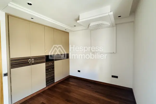 À louer – Splendide appartement de prestige à Hay Riad
