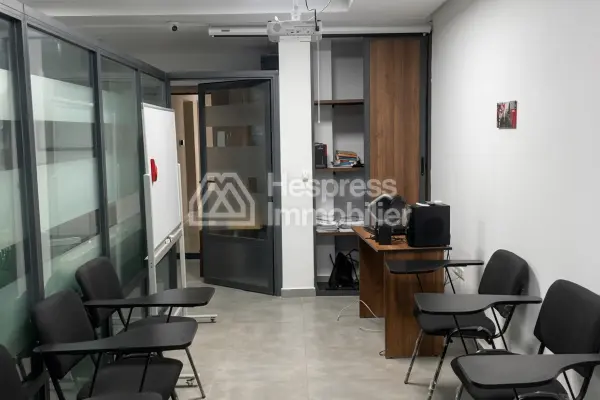 Office for rent in Tangier located in the Administratif district, 55 m², reference / ltaa926