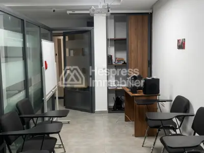 Office for rent in Tangier located in the Administratif district, 55 m², reference / ltaa926
