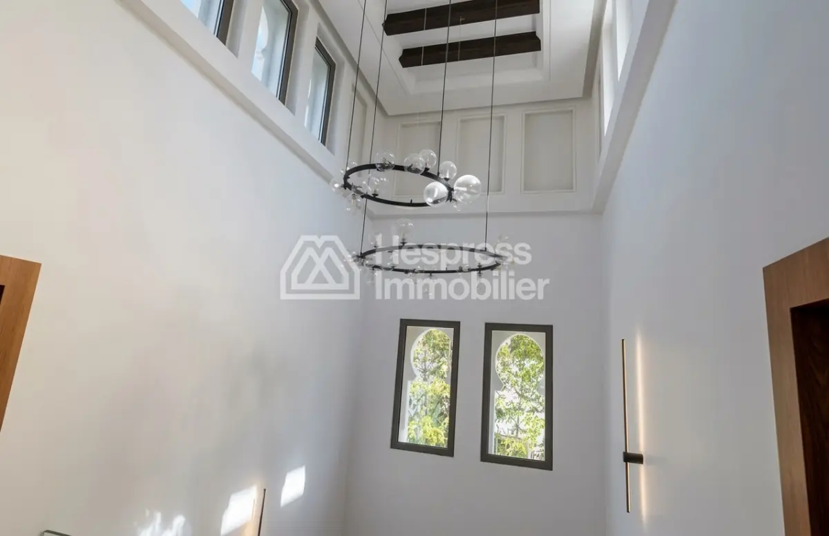 Villa a louer a Tangier surface 500m² situation golf