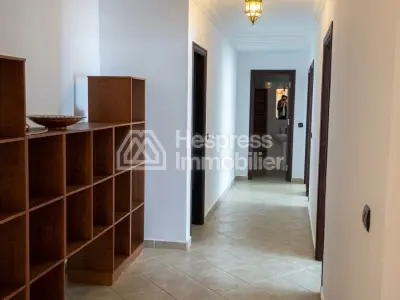 Apartment for rent with garage