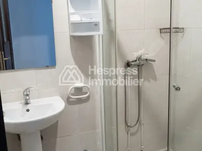 Apartment for rent with garage